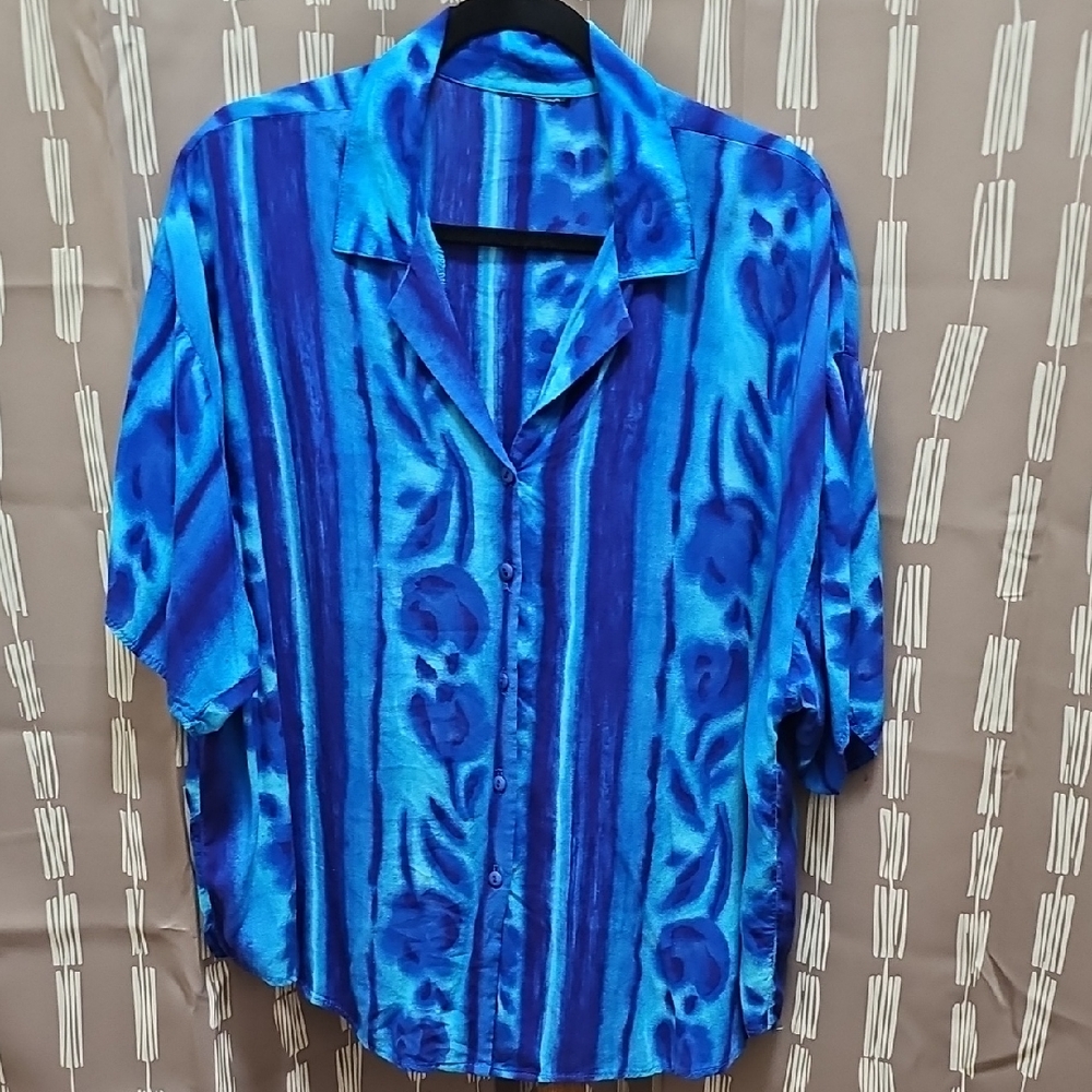 T61: Sz 2x Blue Striped Women's Shirt PTP 25"